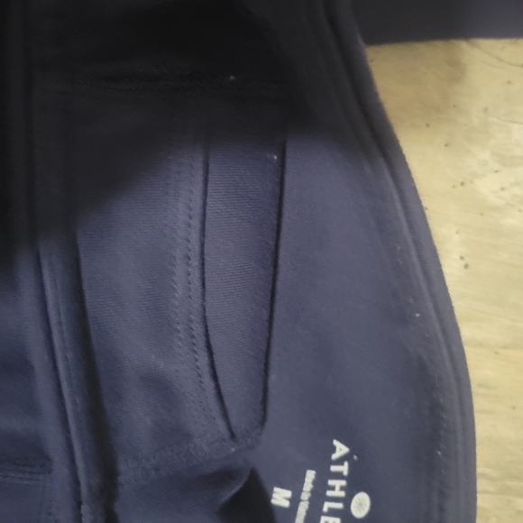 Athleta leggings size medium - Picture 3 of 9